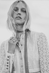 zara-bohemian-style-fall-2020-lookbook01d2d39c3f780b9dc54244f7239815eada_thumb.jpg