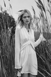 zara-bohemian-style-fall-2020-lookbook0239d1226d61ec7ab0ef0f67ae6a4793d2_thumb.jpg