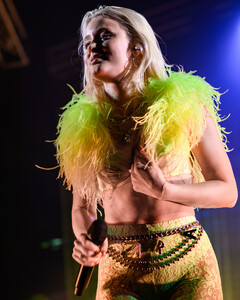 zara-larsson--the-observatory-oc-05022019_48498741662_o.jpg