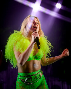 zara-larsson--the-observatory-oc-05022019_48498746647_o.jpg