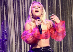 zara-larsson-wail_48826733573_o.jpg