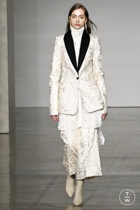 zimmerman-aw17-0029-4a27a3.thumb.jpg.014be5860fba4f1345d7d096f4430f18.jpg
