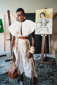 00001-BIBHU-MOHAPATRA-SPRING-21-RTW-Credit-JD-Urban.thumb.jpg.a0db8c31edc3589191ab0997ce6dfcc9.jpg
