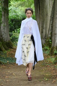 00001-ERDEM-SPRING-21-RTW.thumb.jpg.1fd6466937d4b6ca2f5ce48a7208931c.jpg