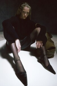 00001-KHAITE-RTW-Spring-2021.thumb.jpg.d22dbc7ec0bd728389237bb8f76f60e4.jpg