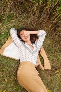 00002-Victoria-Beard-NY-RTW-Spring-21.thumb.jpg.4dc559b804b616ed0ea7a172f6a69046.jpg