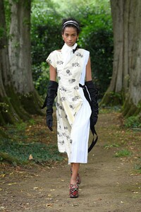 00003-ERDEM-SPRING-21-RTW.thumb.jpg.434af46a27536031ed725f9d5c2ce8f3.jpg