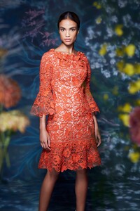 00006-Marchesa-RTW-NY-Spring-21.thumb.jpg.ca7d0c4485f9379ccd4b4656e7221b4f.jpg