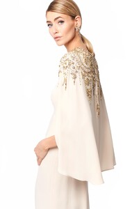 00007-Jenny-Packham-RTW-Spring-21.thumb.jpg.8a8b231cf5f95a9981b0fea5c0ee27d4.jpg