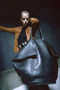 00007-KHAITE-RTW-Spring-2021.thumb.jpg.65dac72331f07cc25d09cf0d731fefbe.jpg