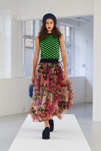 00007-Molly-Goddard-RTW-Spring21.thumb.jpg.e0799467d643d70fd5f5339c7064d348.jpg