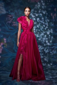 00008-Marchesa-RTW-NY-Spring-21.thumb.jpg.de2ca9d168f48163714ed8328d389b93.jpg