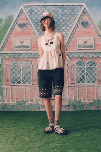 00011-ANNA-SUI-SPRING-21-RTW-Credit-Jackie-Kursel.thumb.jpg.af8734d6dc4765395f4cf47815e00a37.jpg