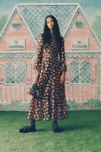 00013-ANNA-SUI-SPRING-21-RTW-Credit-Jackie-Kursel.thumb.jpg.b4568655f42940fd7dc44fd2debcea14.jpg
