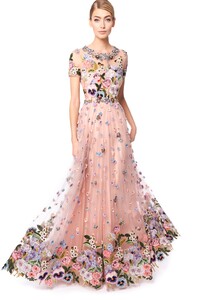 00013-Jenny-Packham-RTW-Spring-21.thumb.jpg.600d3a8d51f9add3ad66758fcfafb063.jpg