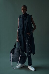 00016-Alyx-RTW-Spring-2021.thumb.jpg.7aa4164d03b33f12eb93484a2cafd4cd.jpg
