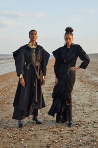 00019-OSMAN-SPRING-21-RTW.thumb.jpg.8c25238221716e5bf2b51289917d4e75.jpg