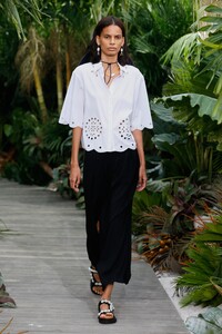 00019-jason-wu-spring-21-rtw-credit-Dan-Lecca.thumb.jpg.8535b96c5c3f9b13176496c627e8a2f6.jpg