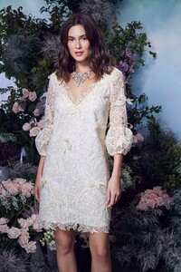 00020-Marchesa-Notte-RTW-NY-Spring-21.thumb.jpg.1061853bcce3ce23a4460e5b644254b1.jpg