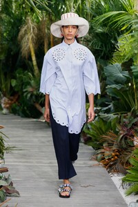 00023-jason-wu-spring-21-rtw-credit-Dan-Lecca.thumb.jpg.d451ae8d64a8f04de12dc5ea2d57431c.jpg