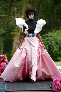 00025-Christian-Siriano-Spring-21-RTW.thumb.jpg.e90c3f0cab21172b578d6fb133d9fe1e.jpg