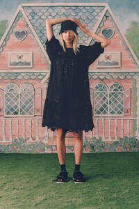 00026-ANNA-SUI-SPRING-21-RTW-Credit-Jackie-Kursel.thumb.jpg.df1ffb22023b9378d1c045ed6c7ebd6f.jpg