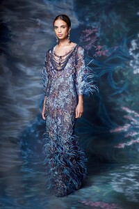 00026-Marchesa-RTW-NY-Spring-21.thumb.jpg.e21c1a2d3b64b29b1c241c70c279dea5.jpg