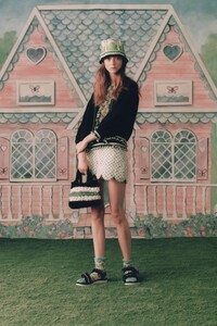 00028-ANNA-SUI-SPRING-21-RTW-Credit-Jackie-Kursel.thumb.jpg.14613ce38b80150b635f25975cce14ca.jpg