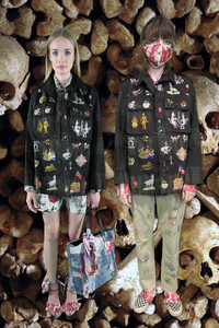 00028-Libertine-RTW-NY-Spring-21.thumb.jpg.b3ae9519c1e897e4dcd125ade1775866.jpg