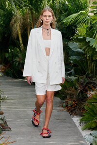 00028-jason-wu-spring-21-rtw-credit-Dan-Lecca.thumb.jpg.dcb94f1763f3728be1ca92bc5cd1fd83.jpg