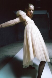 00043-KHAITE-RTW-Spring-2021.thumb.jpg.e2b8a3bb2784fe1a30d388baa66738fd.jpg