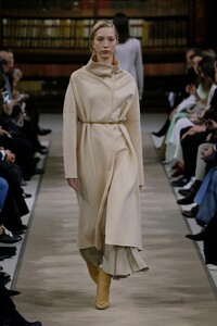 03-Sasha-Komarova.thumb.jpg.878d6f3b32d69cc1cbf7ff6ed0806f5c.jpg