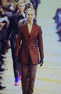 1042394284_dirk-bikkembergs-fw-1996(5).thumb.jpg.32d144aee37c7f2e541fcf2f2e1cfa49.jpg