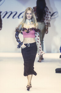 1085946848_Blumarine1993WomenRTW113.thumb.jpg.37ecad44d48f486492f6d08fa61943f1.jpg