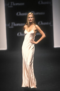 1097897904_ChantalThomass1995WomenRTW117.thumb.jpg.fdabbec80adf27dcac16d20ae131aca0.jpg
