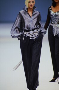 1106486960_gianfranco-ferre-fw-1994(12).thumb.jpg.2ca15c18279c1471e8807642aa460db0.jpg