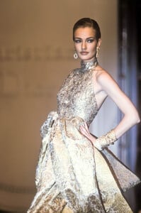 1114538046_ChristianDior1991HauteCouture97.thumb.jpg.6eba08bcf17097a585f9bee815959488.jpg