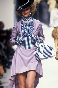 1152744680_VivienneWestwood1995WomenRTW168.thumb.jpg.ef906c0e4c83f26180b46a93bef7ca6d.jpg