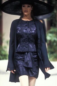 1273293333_Valentino1994HauteCouture114.thumb.jpg.c67c1c48d454013ebc21414b6a8f0fb1.jpg