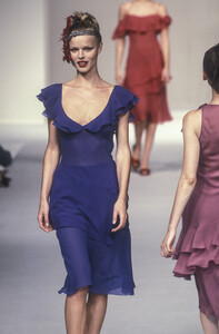 129598372_Blumarine1997WomenRTW185.thumb.jpg.0d0c1ac617a513a84b122f44f2c7a6be.jpg