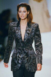 1326238684_bill-blass-fw-1997(8).thumb.jpg.a372306ac6fb07a54e6ccc4dbaec66c7.jpg