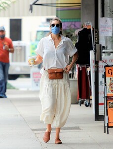        liz090920BZNimage26.jpg