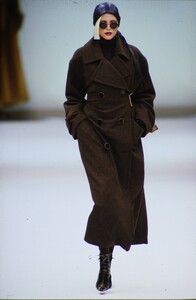 1370322198_gianfranco-ferre-fw-1994(2).thumb.jpg.8c8ff9d8d2e9dba5ebb752532e4d5911.jpg