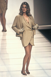 1372199046_GiorgioArmani1991Spring(2).thumb.jpg.6aea28d21a1554d8239c657c5225c73d.jpg