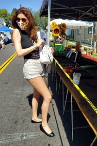        bla070920BZNimage103.jpg