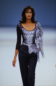 1408475771_gianfranco-ferre-fw-1994(2).thumb.jpg.cc52af403b7dd6dc892689adba4f3edc.jpg