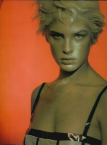 ARCHIVIO - Vogue Italia (December 1998) - Momenti - 007.jpg