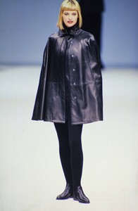 1567825366_gianfranco-ferre-fw-1994(9).thumb.jpg.c341e1c8ba894382384990d094427936.jpg