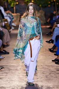 Luna Bijl Etro Spring 2021 RTW MFW 1.jpg