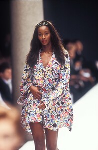 1588731625_Fendi1995WomenRTW60.thumb.jpg.0e0b7f6e363bd118e15bbf3bfc865f44.jpg